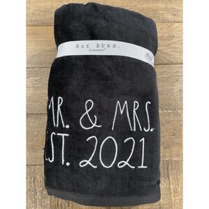 Rae Dunn by Magenta Mr & Mrs EST 2021 Hand Towels Set of 2 16 x 30 NWT